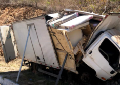 Caminhoneiro morre após colidir contra rocha na divisa entre PI e CE