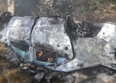 Carro bate em mureta de ponte, pega fogo e 3 crianças ficam em estado grave