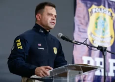 Gestão Bolsonaro dispensa chefe da PRF investigado por blitz nas eleições