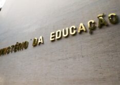 MEC anuncia reajuste e piso salarial dos professores será R$ 4,4 mil