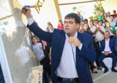 Governador Rafael Fonteles dá aula de matemática na abertura do ano letivo
