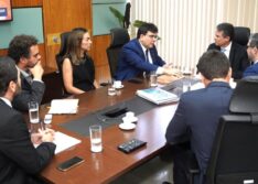 Em Brasília, Rafael Fonteles trata sobre Terminal Pesqueiro de Luís Correia