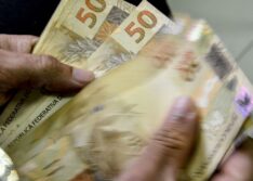 Lula confirma aumento do salário mínimo para R$ 1.320 em maio