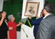 Rafael ressalta importância de Regina Sousa ao participar de aposição da foto da ex-governadora