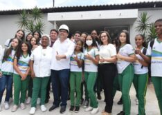 Rafael Fonteles inaugura reforma do estádio de futebol em Ipiranga e visita obras em andamento