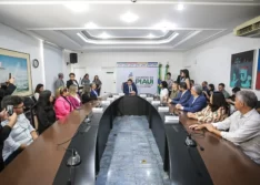 Governador anuncia reajuste de 50% nas bolsas de estudantes da Uespi