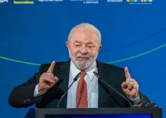 Lula anuncia mínimo de R$ 1.320 e aumento da faixa de isenção do IR