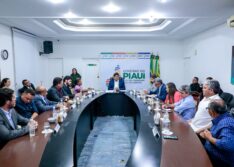 Rafael Fonteles reúne lideranças para definir ações prioritárias para Oeiras, Floriano e Picos