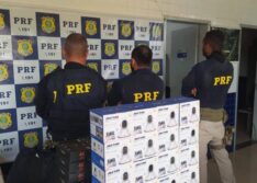 PRF faz apreensão de 140 produtos eletrônicos durante abordagem na BR-230 em Floriano