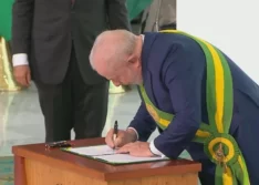 Lula assina lei que destina mais de R$ 70 bilhões ao Bolsa Família