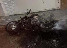 Após discussão, homem coloca fogo na moto da companheira em Paulistana