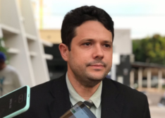 Eriberto Barros cobra da Educação de Picos explicação sobre paralisação em aulas de maternal em escola do município