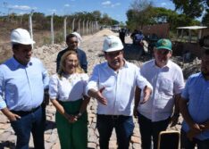 Rafael assina ordem de serviço para reforma de aeródromo e visita obras em Guadalupe