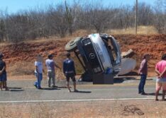 Caminhão pipa tomba e deixa motorista morto em Jacobina do Piauí