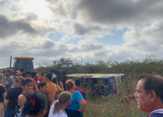 Ônibus com romeiros de Teresina sofre acidente em Pernambuco, deixa feridos e um morto