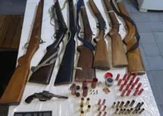 PI: pai suspeito de violência doméstica contra a própria filha é preso com oito armas de fogo