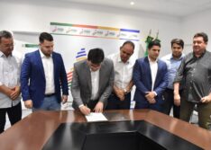 Governador Rafael Fonteles assina ordem de serviço para implantação da PI-225