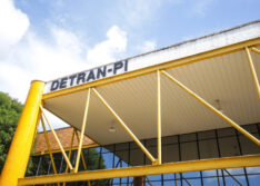 Despachante e funcionário terceirizado do Detran são detidos após suspeita de fraude