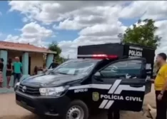 Polícia interrompe velório de mulher após família verificar sinais de agressão no corpo da vítima