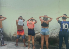 Operação prende cinco pessoas em ação de combate ao tráfico de drogas no litoral