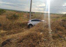 Acidente entre dois carros deixa três feridos no entrocamento das BRs 020 e 316 em Picos