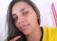 Jogadora de futebol morre após marido colidir motocicleta contra vaca em estrada no Piauí