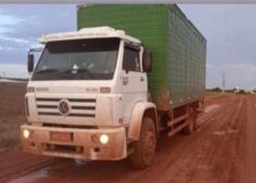 Caminhão de comerciante de Simões é roubado por assaltantes na BR-122 próximo à Lagoa Grande-PE