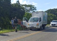 Cantor e tio suspeitos da morte de caminhoneiro são presos após se apresentarem à polícia
