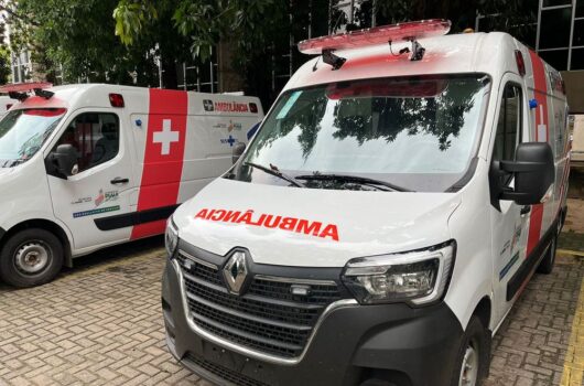 Governo do Piauí entrega 10 novas ambulâncias para hospitais da rede estadual de saúde nesta quarta (17)