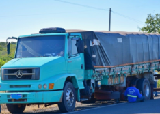 Roda de caminhão se desprende e atinge ambulância de Marcolândia na BR 316