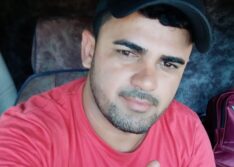 Carro capota com 4 pessoas e motorista morre ao retornar de festa em Fronteiras