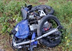 Uma pessoa morre e outra fica gravemente ferida em acidente com carro e moto em Massapê do Piauí
