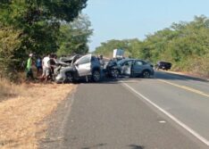 Colisão frontal deixa uma pessoa morta na BR-343