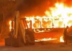 Incêndio em pátio de prefeitura de Colônia do Gurguéia, sul do Piauí, destrói ônibus e van escolar