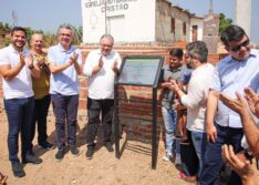 Governo do Estado entrega 3,3 mil metros de calçamento em Parnaíba através do OPA