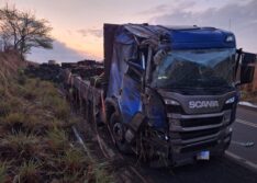 Capotamento de caminhão deixa motorista gravemente ferido na BR-316 em Valença do Piauí