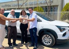 Prefeito Dr. Naerton Moura entrega novo veículo para reforçar mobilidade da Educação em Sussuapara