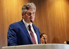 Pablo anuncia reajuste de 6,27% no piso dos professores