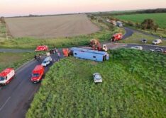 Capotamento de ônibus deixa 10 mortos e 16 feridos no interior de Minas Gerais