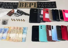 Polícia apreende drogas, arma, dinheiro e celular em Picos