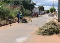 Secretaria de Serviços Públicos realiza limpeza na Rua Santo Agostinho