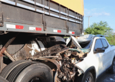 Colisão entre Fiat Toro e carreta deixa um morto na BR-316 entre Vila Nova e Alegrete do Piauí