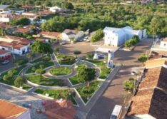 Dupla armada rende comerciante, rouba R$ 2 mil e aparelho celular em Itainópolis