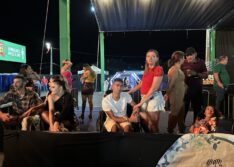 “Nunca vi isso na minha vida e aprovei demais”, diz mãe de jovem PCD sobre espaço para deficientes