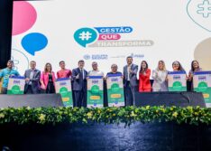 Governador premia 50 escolas de melhor desempenho com 14º salário para servidores e valor de um salário para estudantes