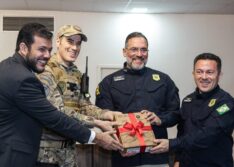 Governo do Piauí entrega equipamentos de radiocomunicação à PRF e reforça integração entre as forças de segurança do estado