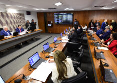 CCJ do Senado rejeita PEC da Blindagem em votação unânime