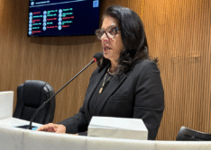 Vereadora Creusa Nunes solicita construção de praça pública no Povoado Volta do Morro e reforma de paredão na Rua Bahia III