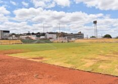 Reforma parcial do Estádio Helvídio Nunes avança com a implantação dos sistemas de drenagem e de irrigação do gramado