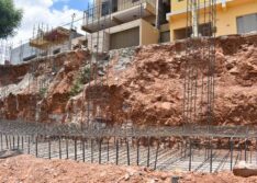 Prefeitura de Picos dá início a reconstrução de paredões na Rua Alto do Morro